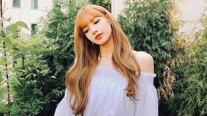 Hình ảnh xinh đẹp của Lisa (Black Pink)