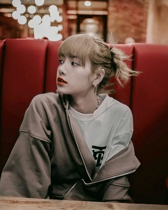 Hình ảnh xinh đẹp của Lisa (Black Pink)