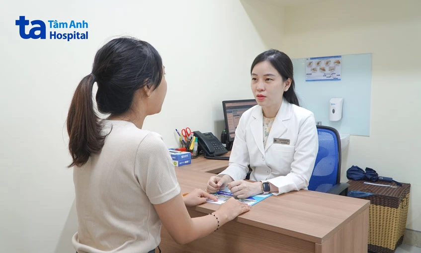 Da nổi đốm nâu không ngứa có ảnh hưởng tới sức khỏe không?